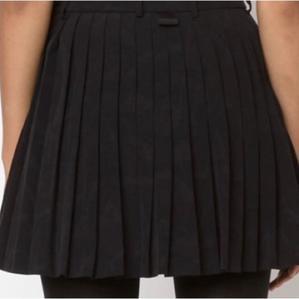 Vtg Indie Style Y2K Short Pleated Skirt Aeropostale Sz 4, Waist 26” Length 16.5”